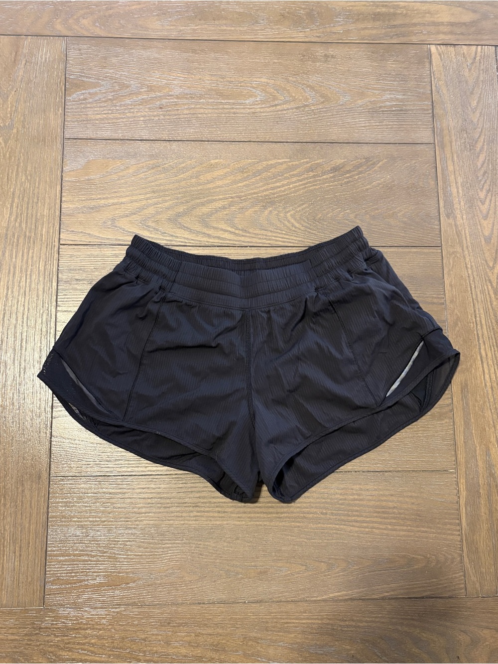 lululemon athletica hottie hot black Women's Lightweight Run Shorts
